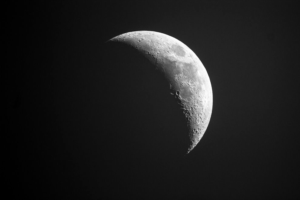 mond via Spiegelteleskop