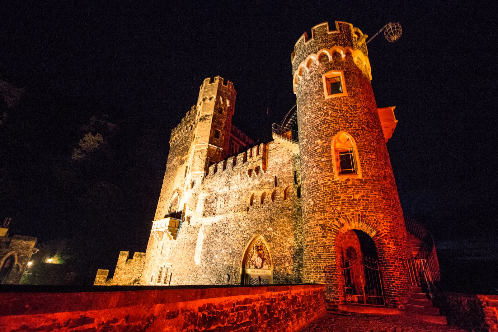 Hochzeitsfotografie Burg Rheinstein - Burg bei Nacht