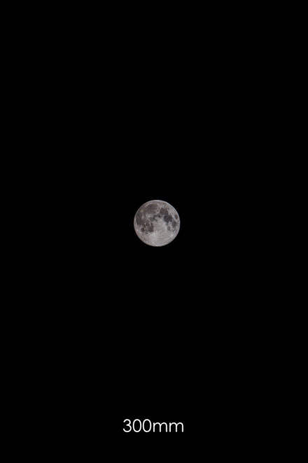 Mond mit 300mm Brennweite fotografiert