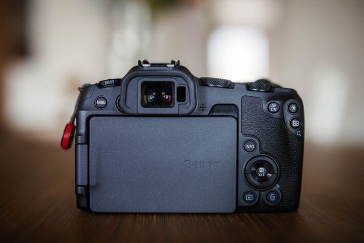 Canon EOS R7 vs. EOS R8 - Vergleich der Systemkameras 13