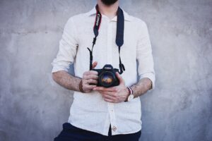 Kameragurt: Beste Modelle, Empfehlungen & darauf musst du achten